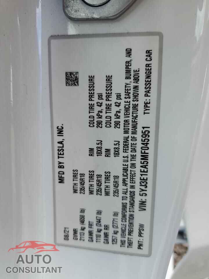 TESLA MODEL 3 2021 - 5YJ3E1EA5MF045951