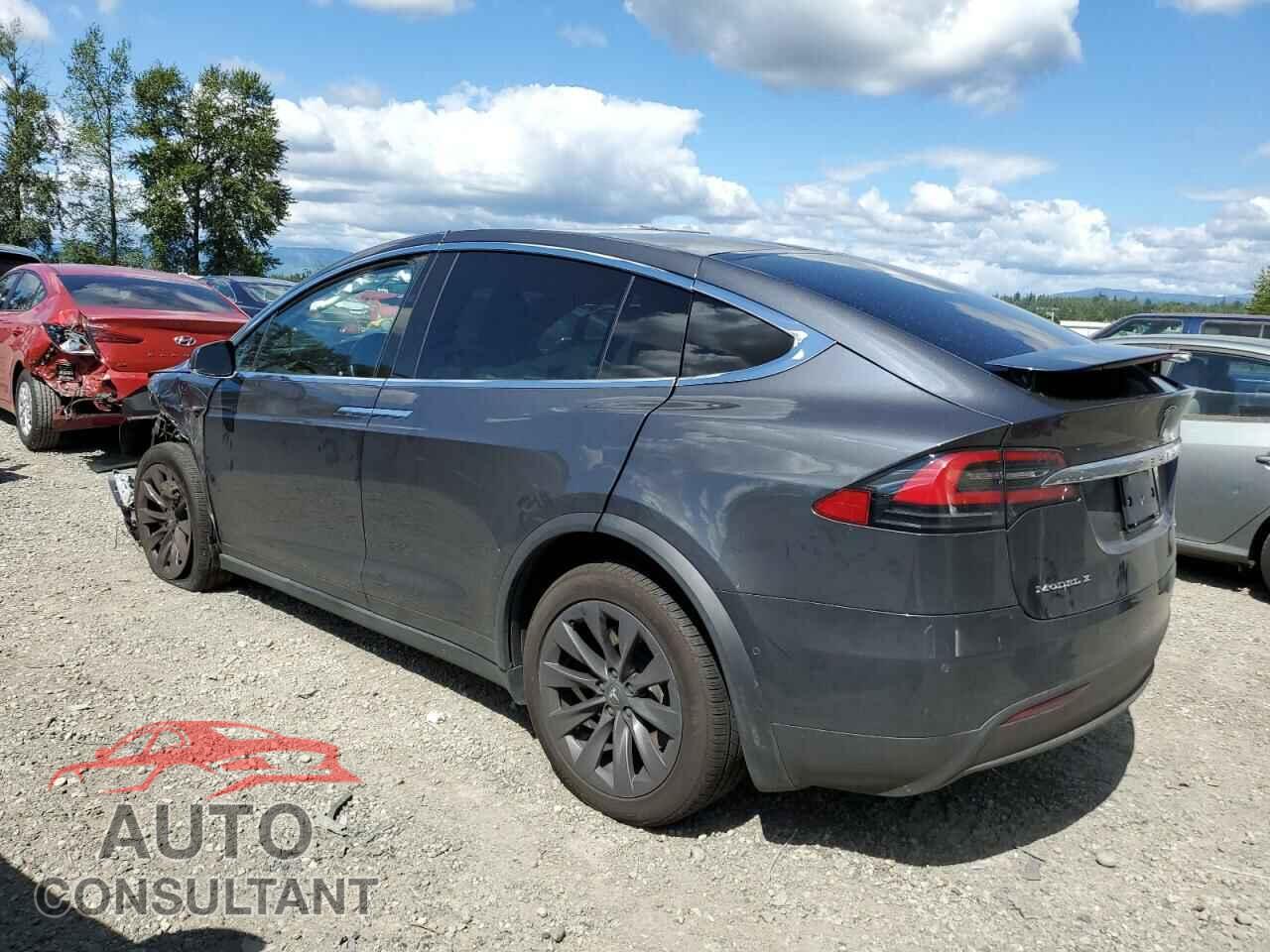TESLA MODEL X 2018 - 5YJXCBE25JF125896