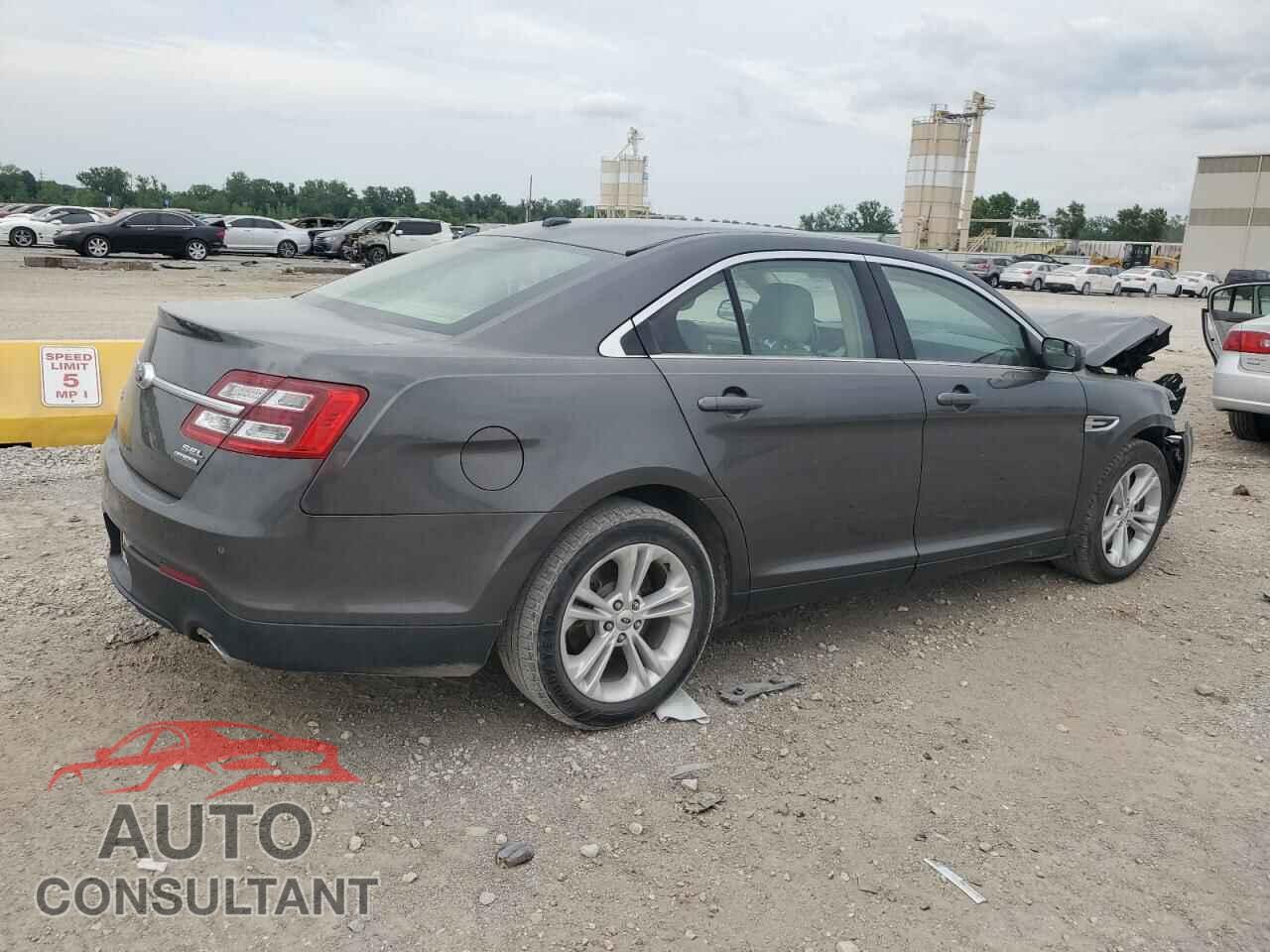 FORD TAURUS 2017 - 1FAHP2E84HG137752