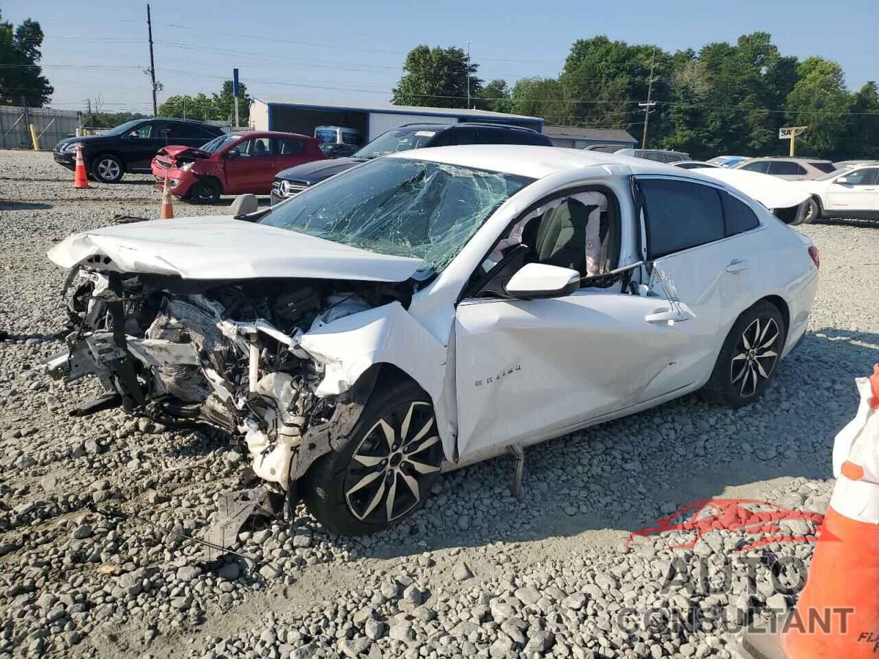 CHEVROLET MALIBU 2018 - 1G1ZD5STXJF282543