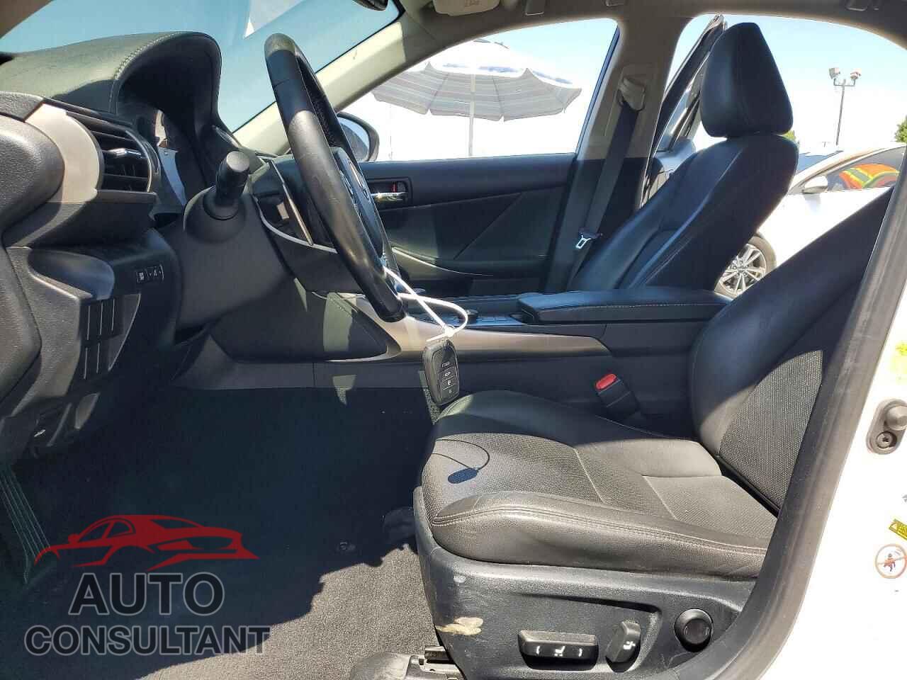 LEXUS IS 2016 - JTHBA1D20G5008375
