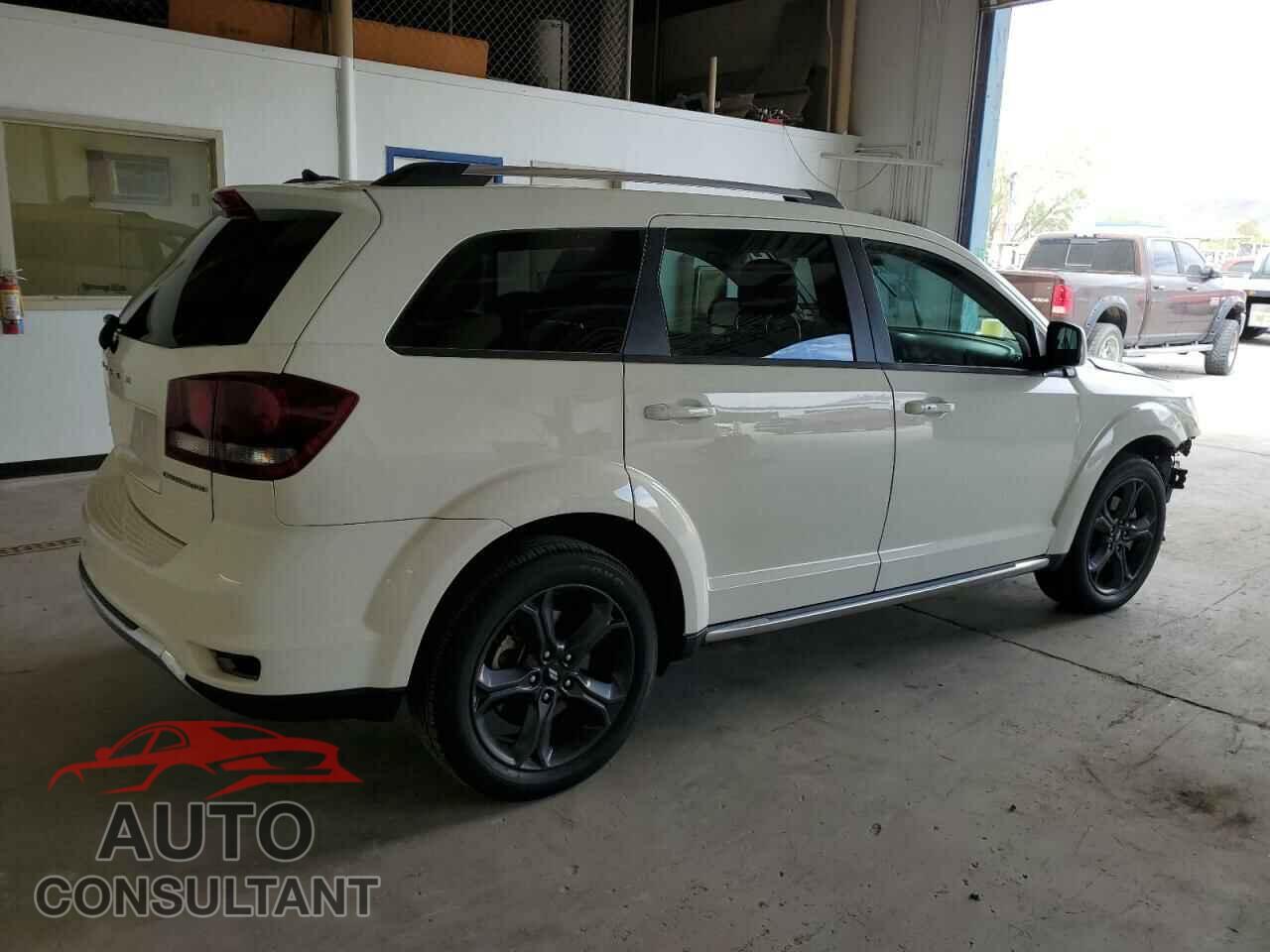 DODGE JOURNEY 2018 - 3C4PDCGB4JT376426