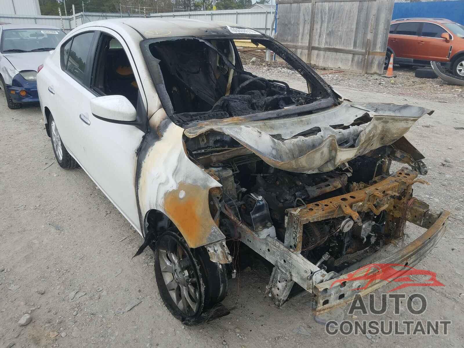 NISSAN VERSA 2018 - 3N1CN7AP6JL802174