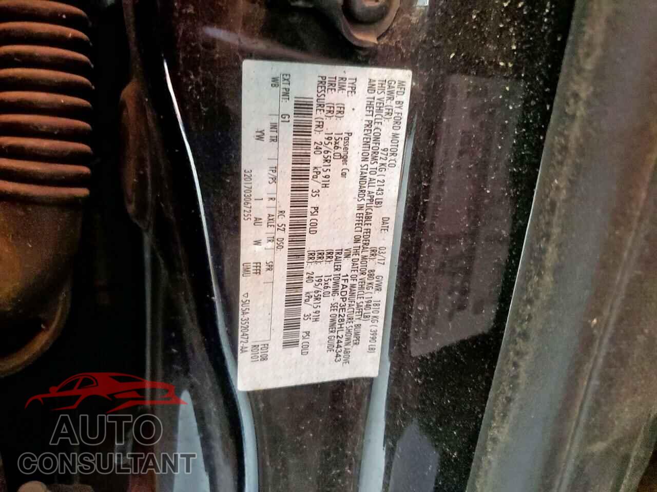 FORD FOCUS 2017 - 1FADP3E28HL244343