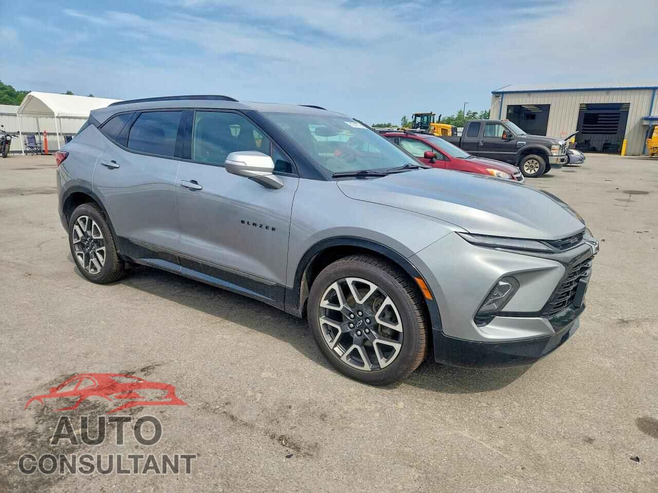 CHEVROLET BLAZER 2023 - 3GNKBKRS2PS235254