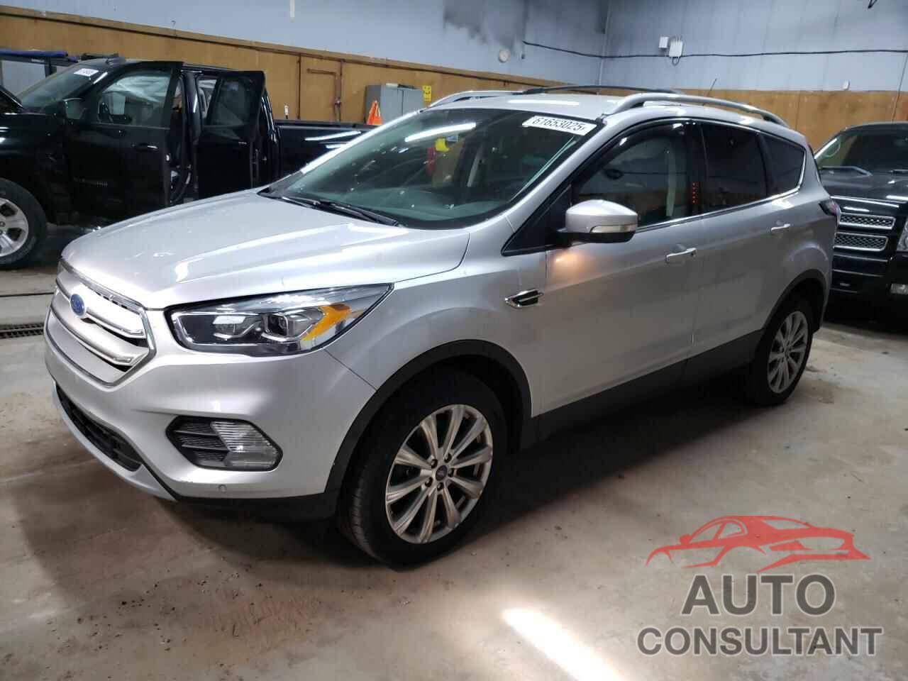 FORD ESCAPE 2018 - 1FMCU9J95JUC86100
