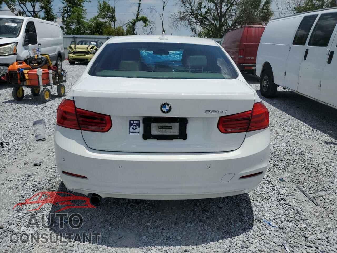 BMW 3 SERIES 2016 - WBA8E1G50GNU12005