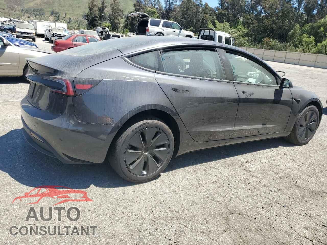 TESLA MODEL 3 2024 - 5YJ3E1EA8RF744613