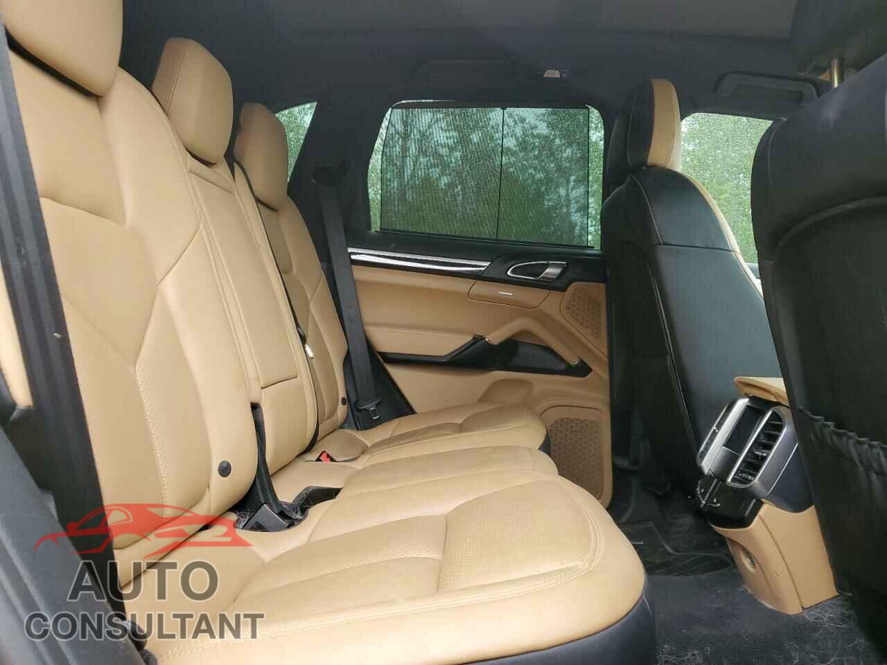 PORSCHE CAYENNE 2016 - WP1AE2A28GLA59077