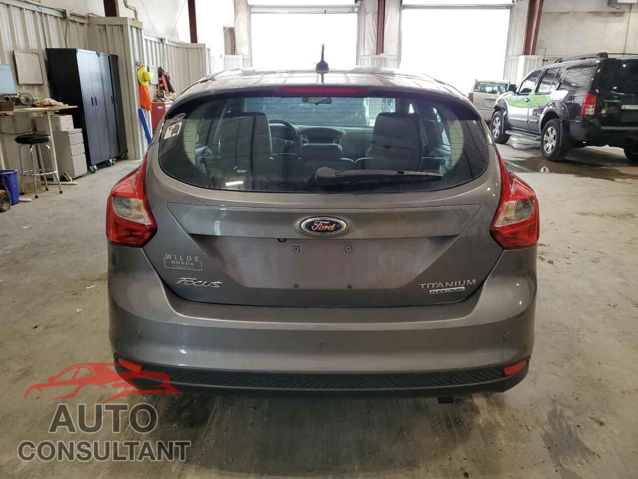 FORD FOCUS 2014 - 1FADP3N21EL275851