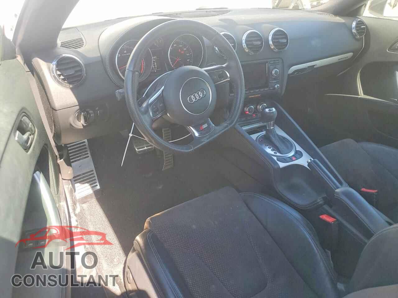 AUDI TT 2015 - TRUBFAFK3F1000850