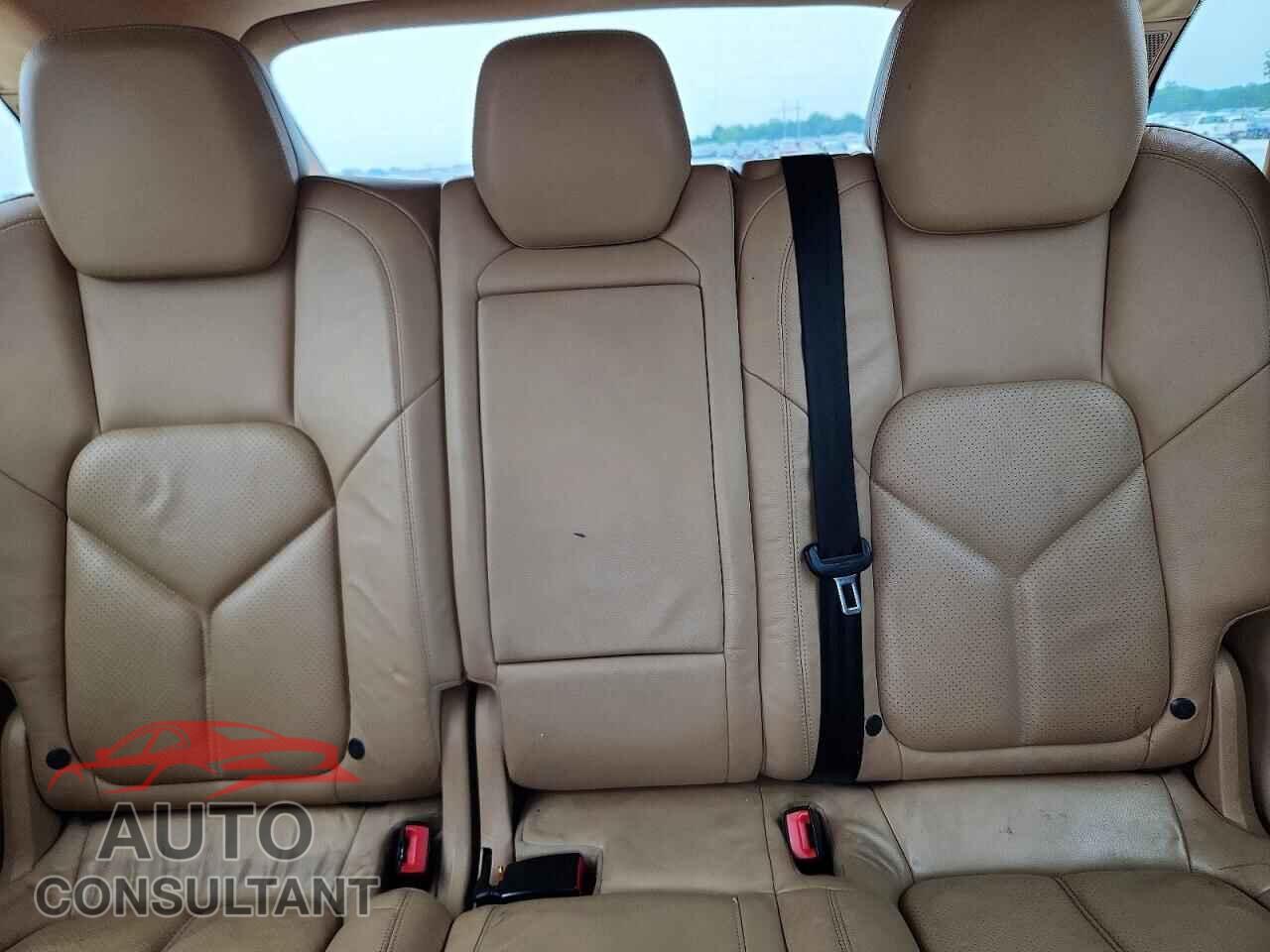 PORSCHE CAYENNE 2012 - WP1AA2A2XCLA07715