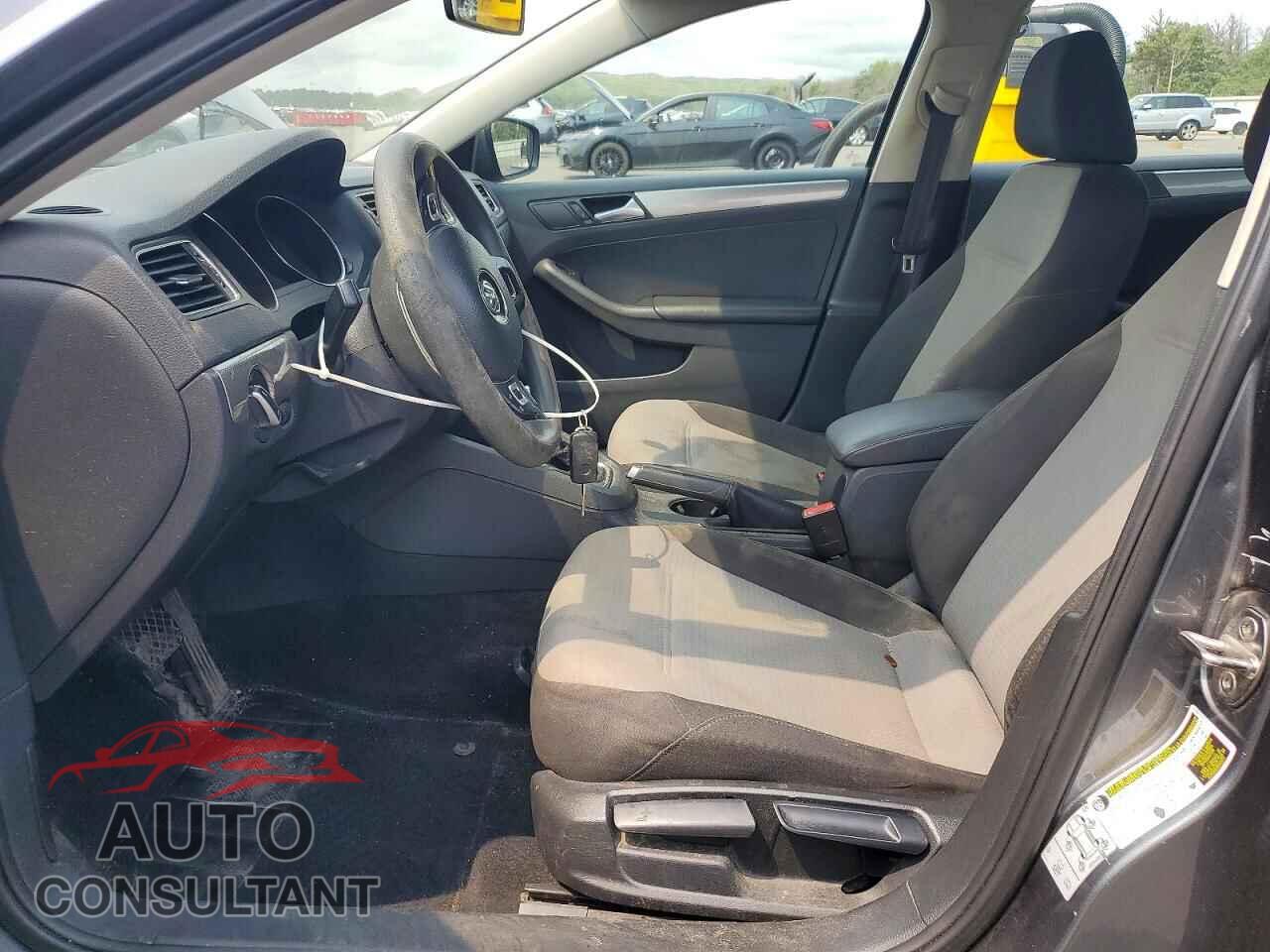 VOLKSWAGEN JETTA 2018 - 3VW2B7AJ3JM228296