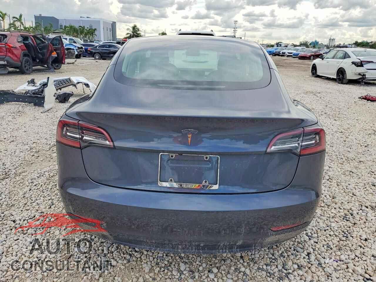 TESLA MODEL 3 2018 - 5YJ3E1EA7JF123836