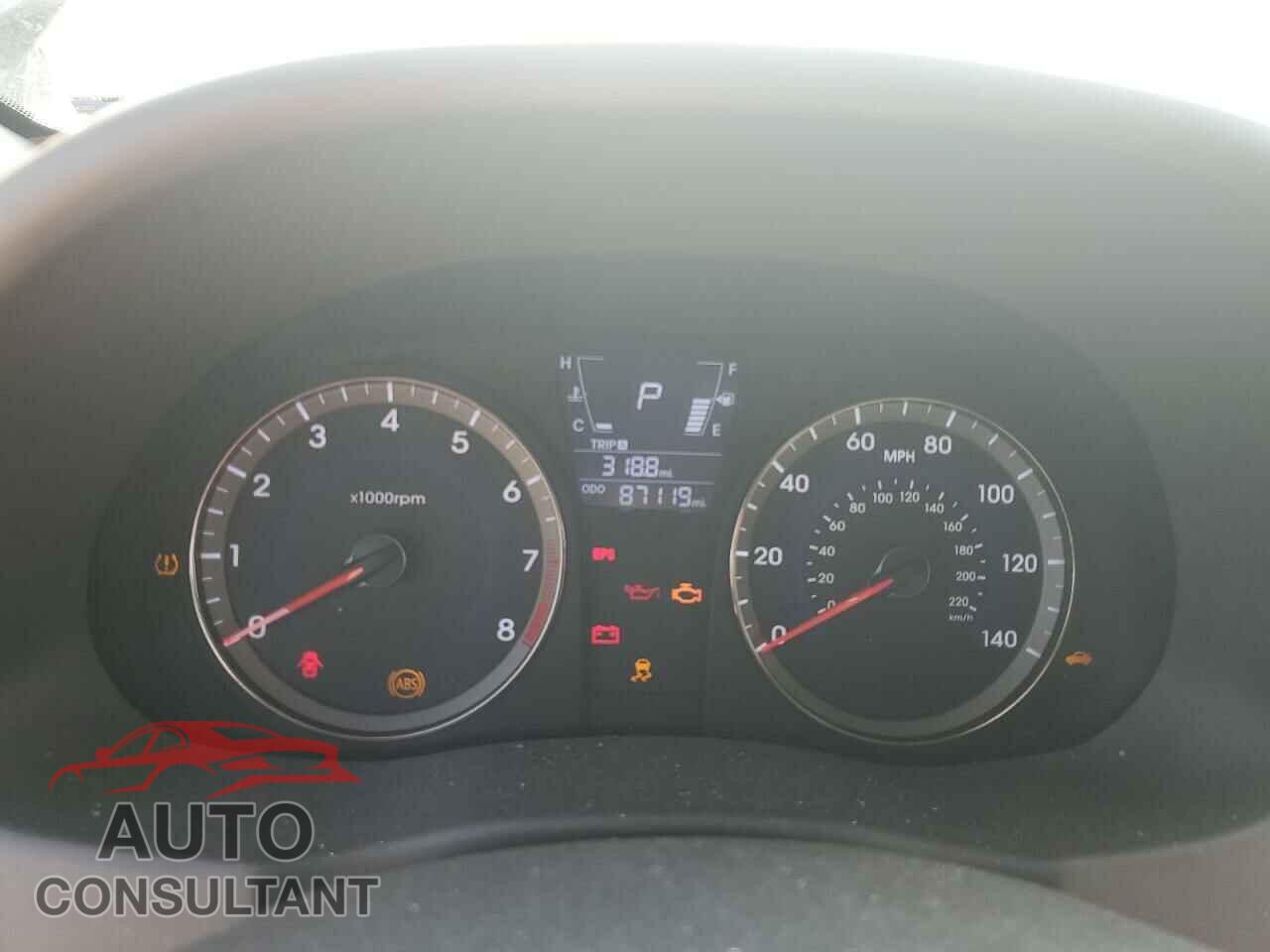 HYUNDAI ACCENT 2013 - KMHCU4AE5DU577815