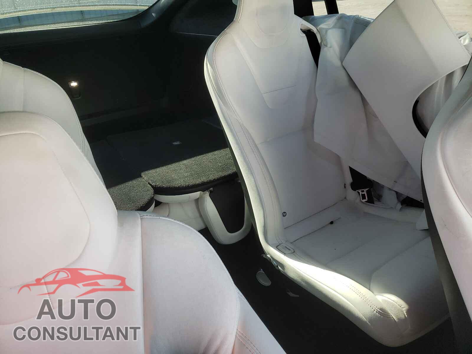 TESLA MODEL X 2017 - 5YJXCBE23HF045894