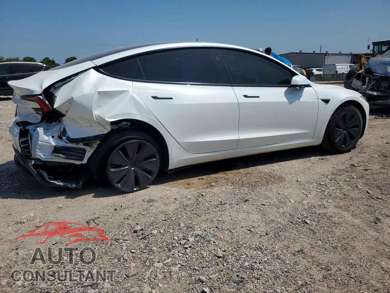 TESLA MODEL 3 2025 - 5YJ3E1EA2SF883058