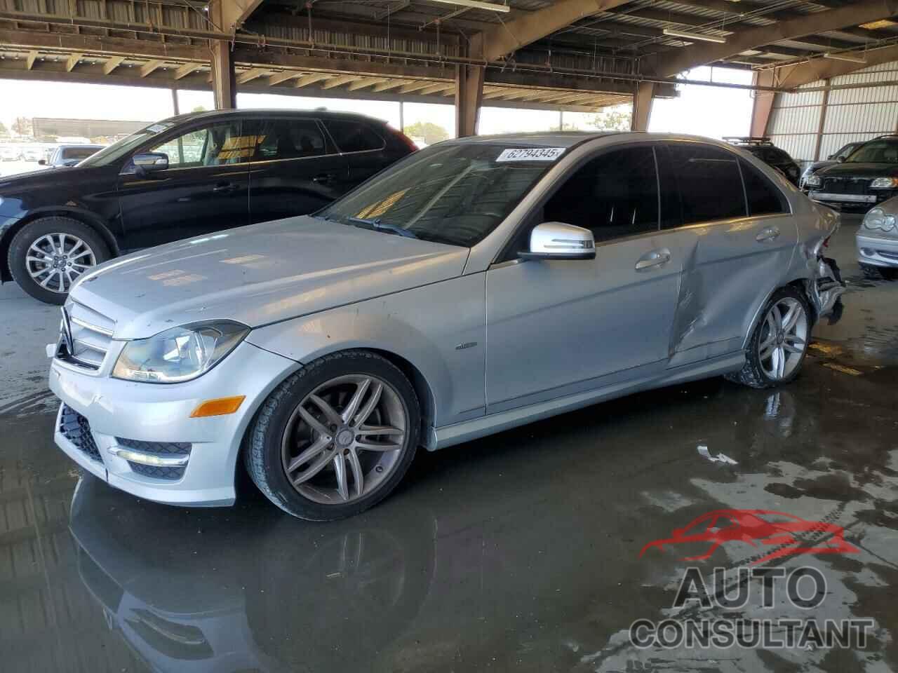 MERCEDES-BENZ C-CLASS 2012 - WDDGF4HBXCR221640