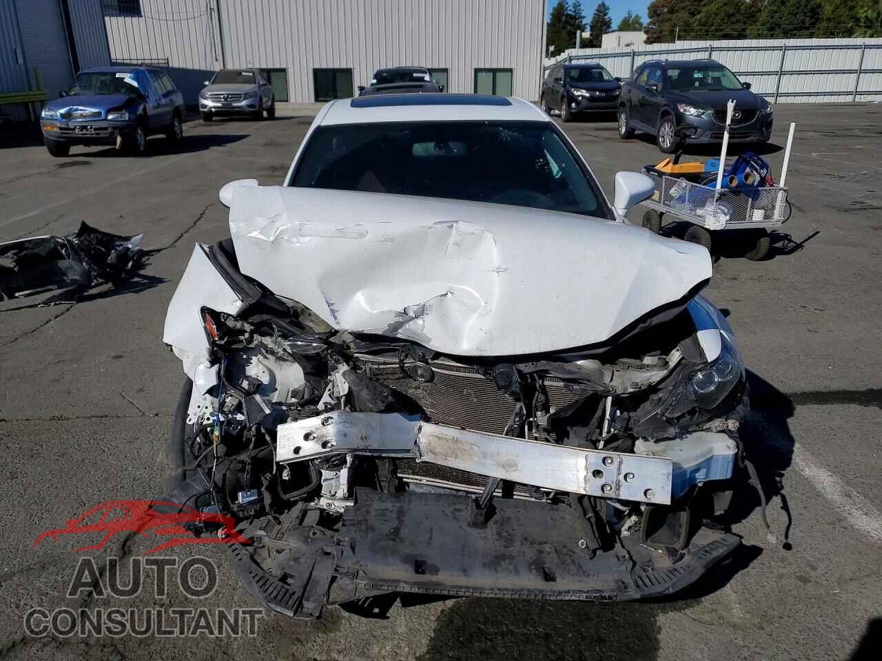 LEXUS IS 2014 - JTHCE1D26E5004997