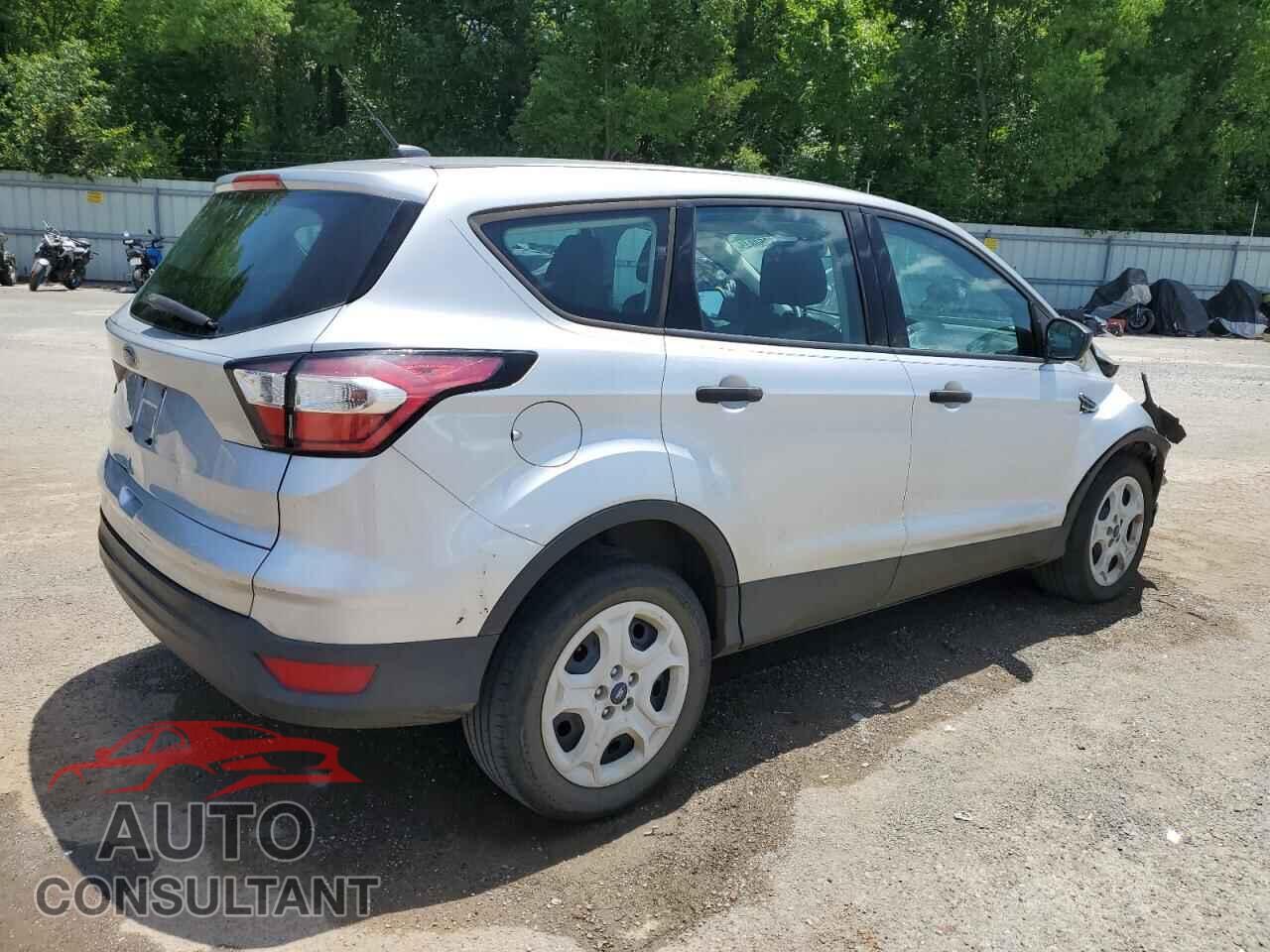 FORD ESCAPE 2017 - 1FMCU0F71HUE01546