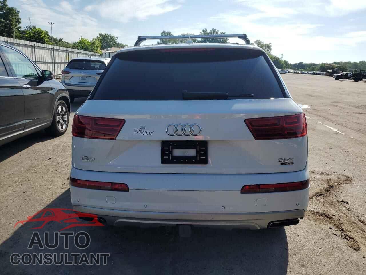 AUDI Q7 2018 - WA1VAAF79JD024007