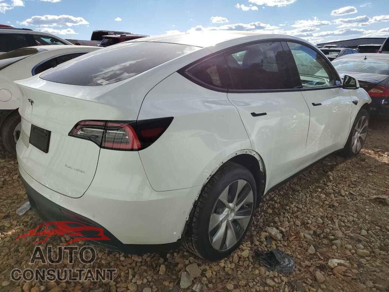TESLA MODEL Y 2021 - 5YJYGDEE5MF079957