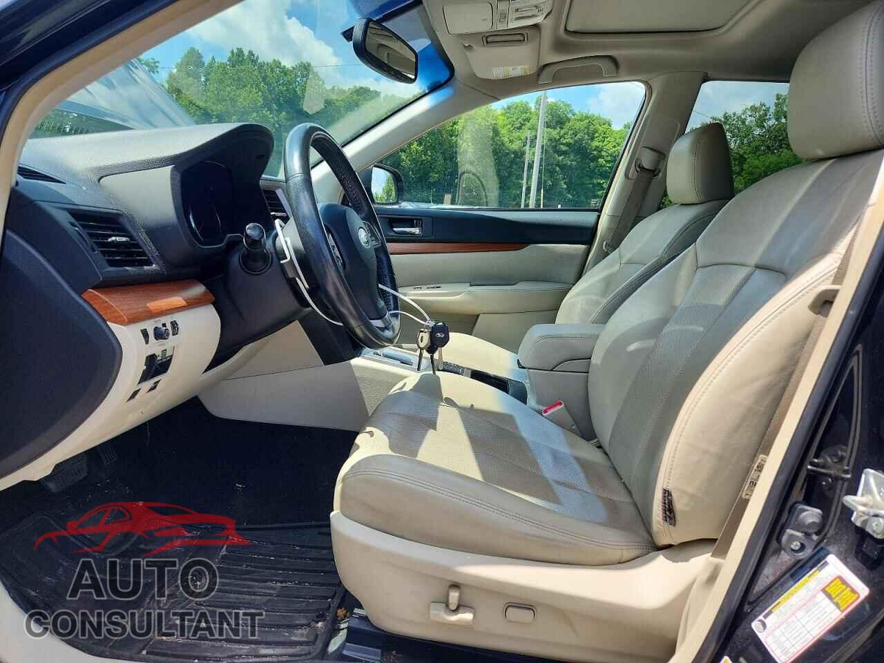 SUBARU OUTBACK 2013 - 4S4BRBLC1D3240531