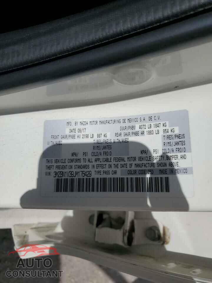 MAZDA 3 2018 - 3MZBN1V39JM176429