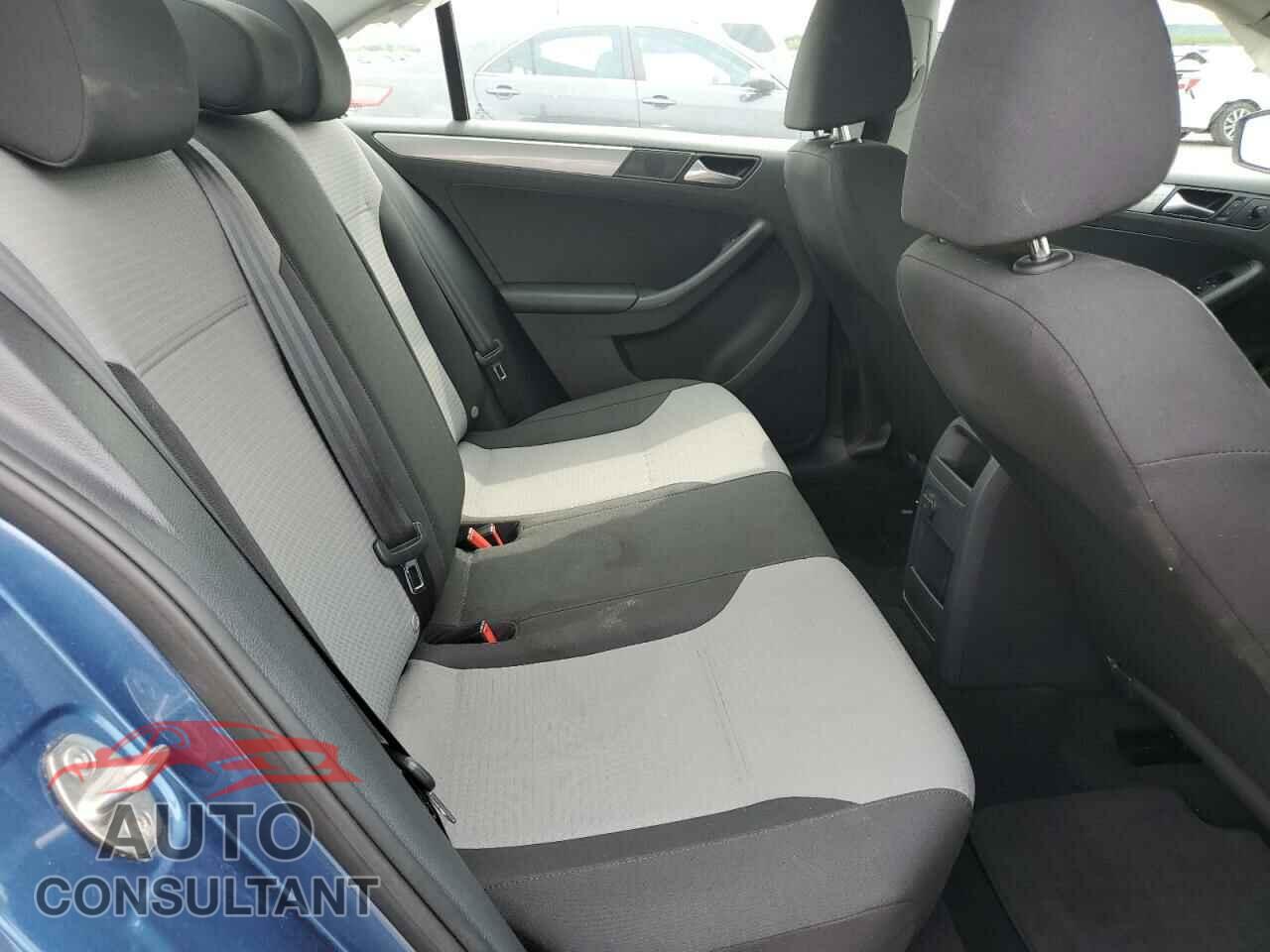 VOLKSWAGEN JETTA 2017 - 3VW2B7AJ0HM207741