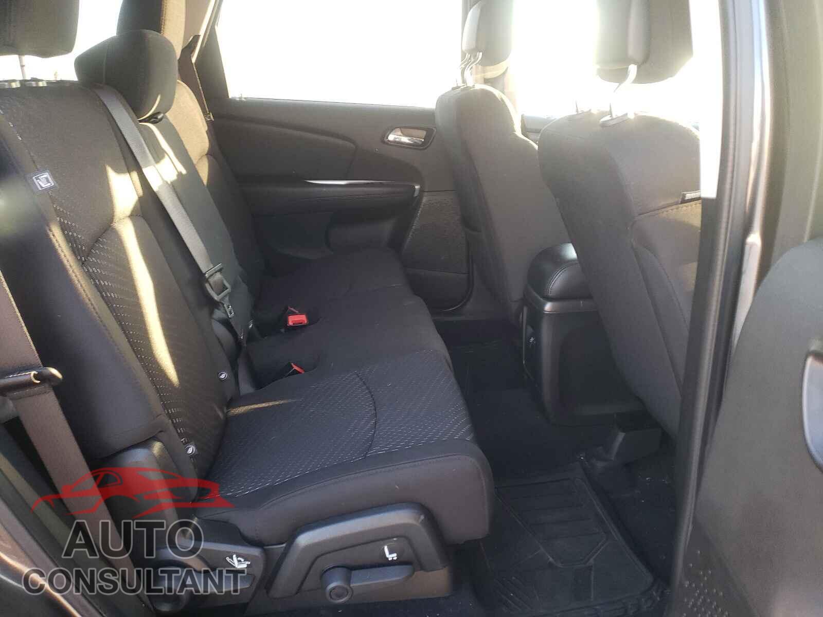 DODGE JOURNEY 2018 - 3C4PDCAB4JT353110