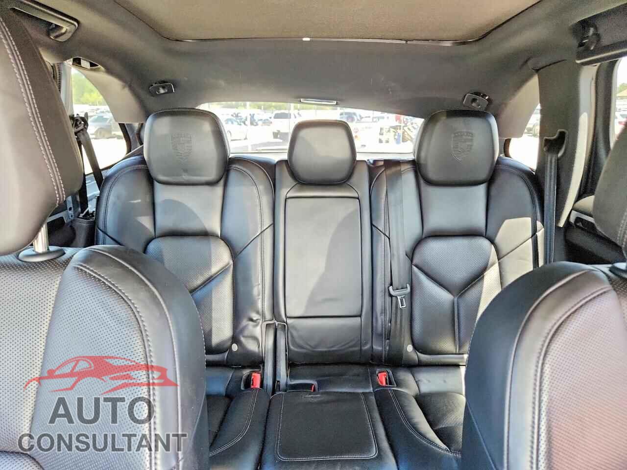 PORSCHE CAYENNE 2017 - WP1AE2A29HLA74804