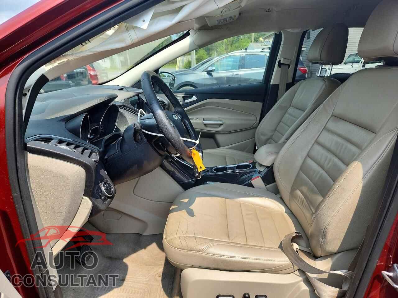 FORD ESCAPE 2016 - 1FMCU9J90GUB87242