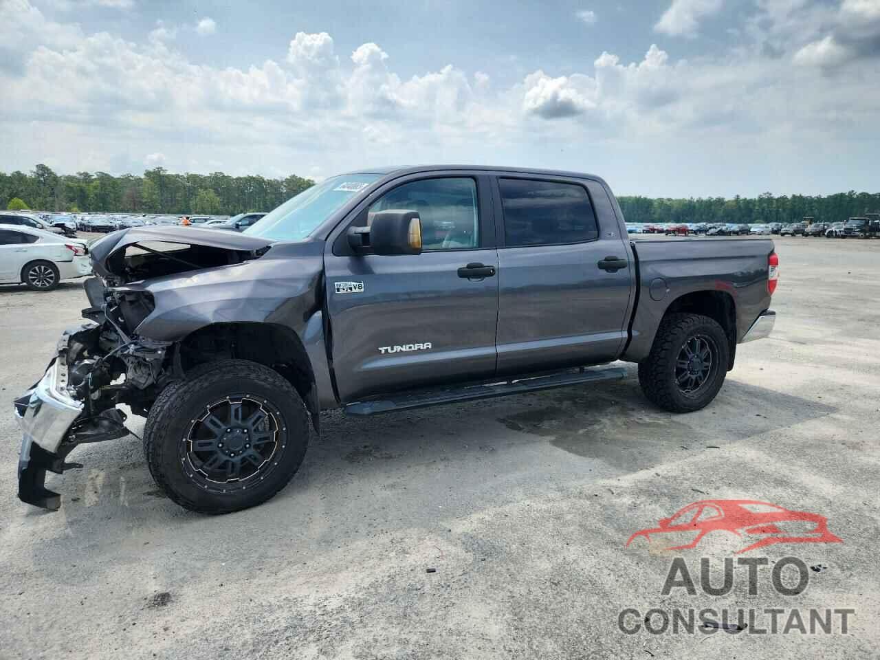 TOYOTA TUNDRA 2017 - 5TFDW5F18HX668824