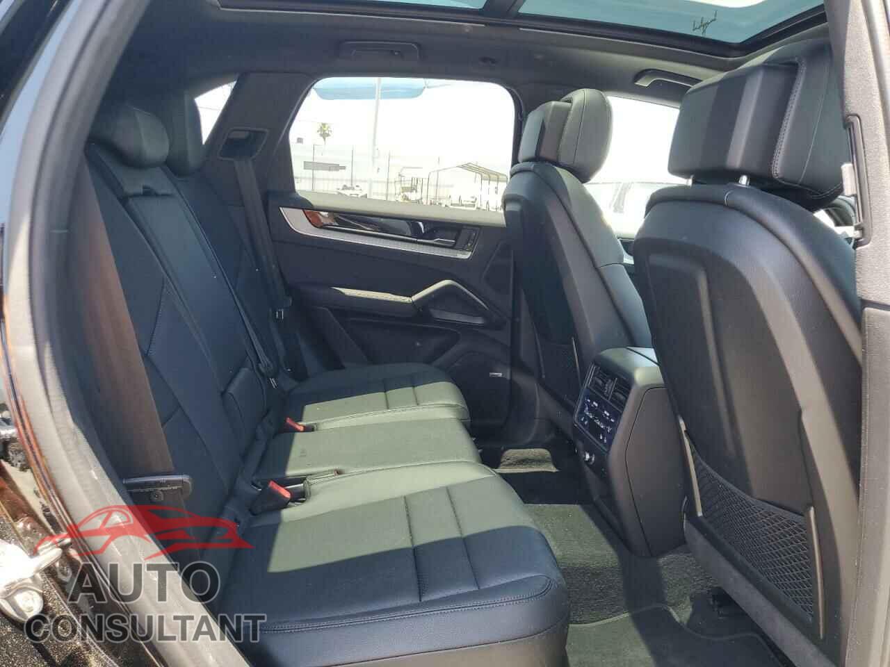 PORSCHE CAYENNE 2024 - WP1AA2AY8RDA12225