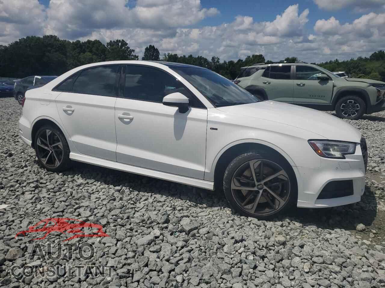 AUDI A3 2020 - WAUBEGFF4LA102217