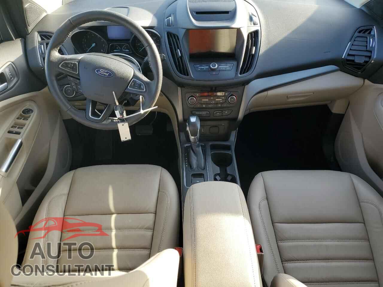 FORD ESCAPE 2018 - 1FMCU0HD1JUB05256