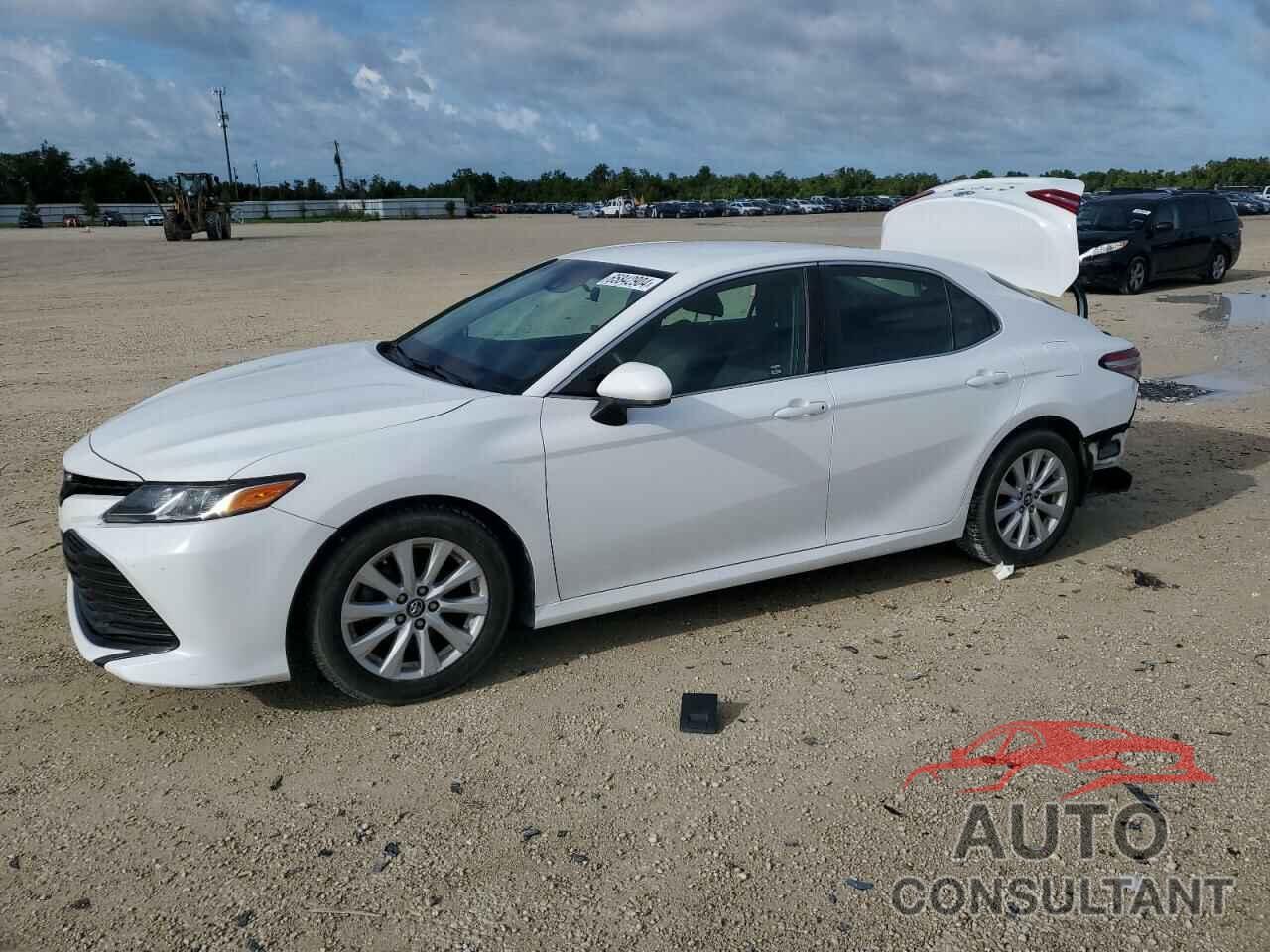 TOYOTA CAMRY 2018 - 4T1B11HK6JU625431