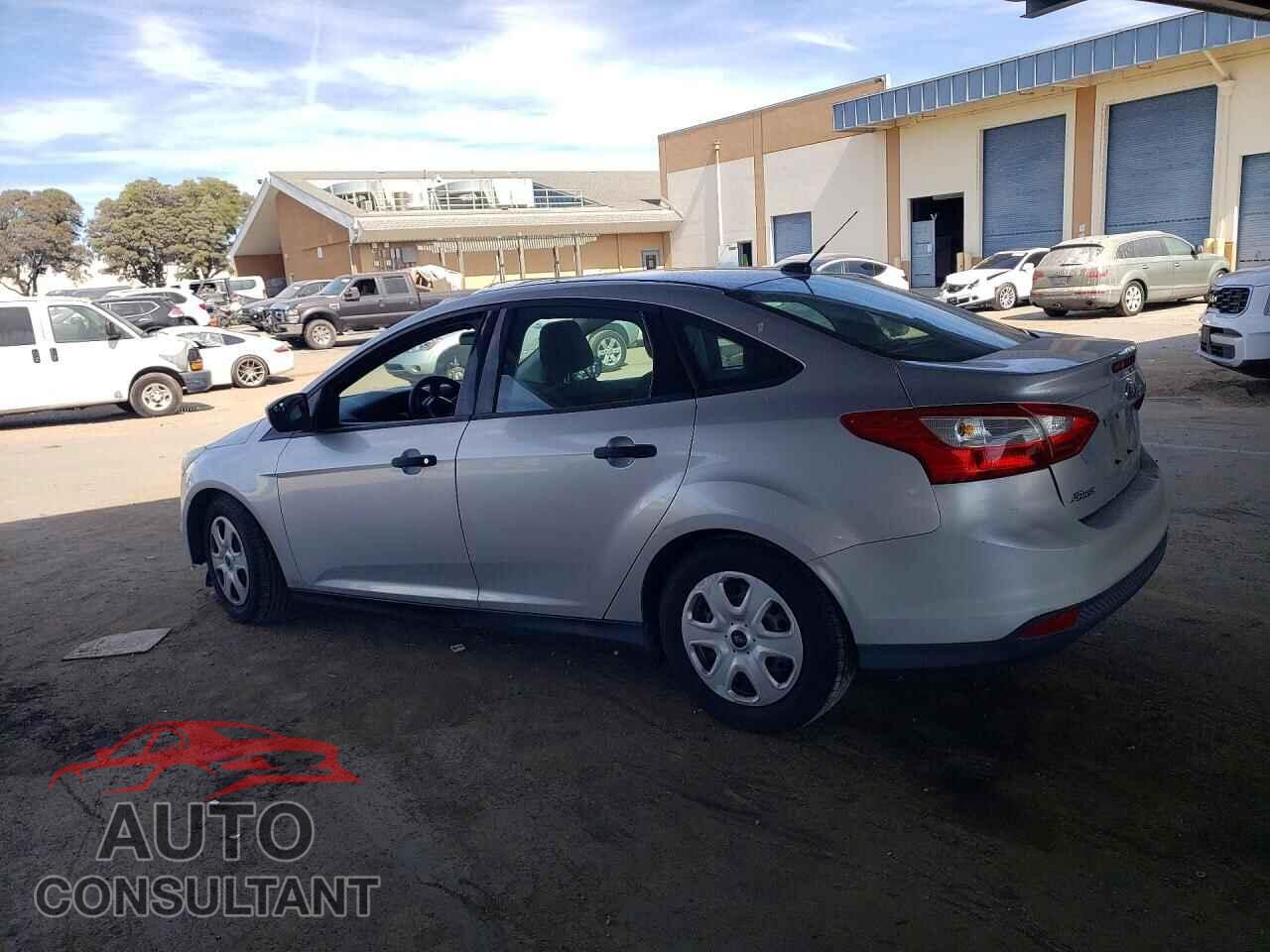 FORD FOCUS 2014 - 1FADP3E28EL150779