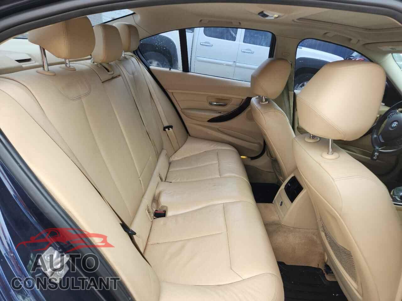 BMW 3 SERIES 2013 - WBA3B3C52DF530826