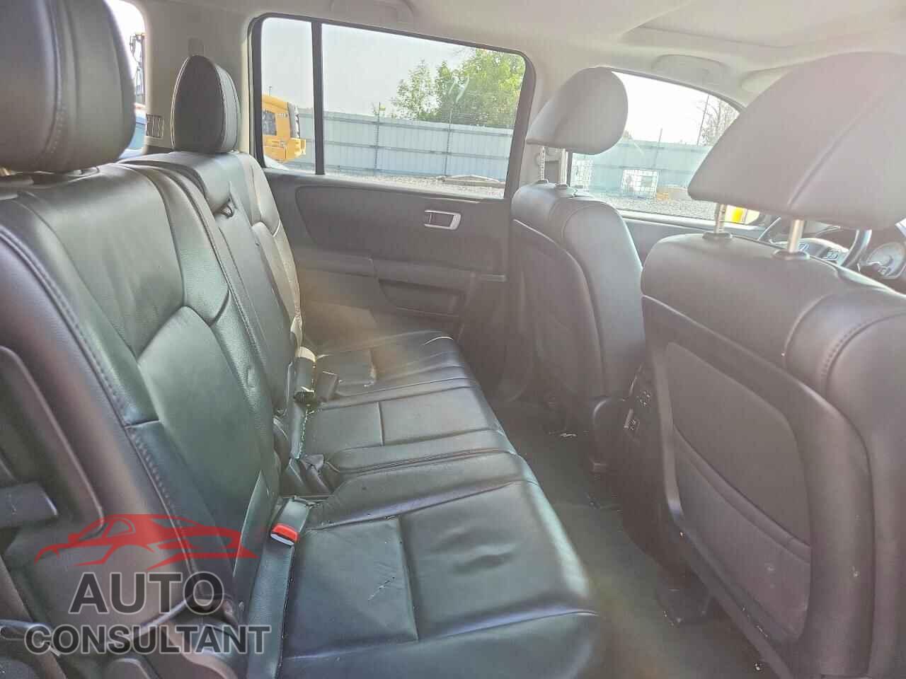 HONDA PILOT 2015 - 5FNYF4H50FB034376