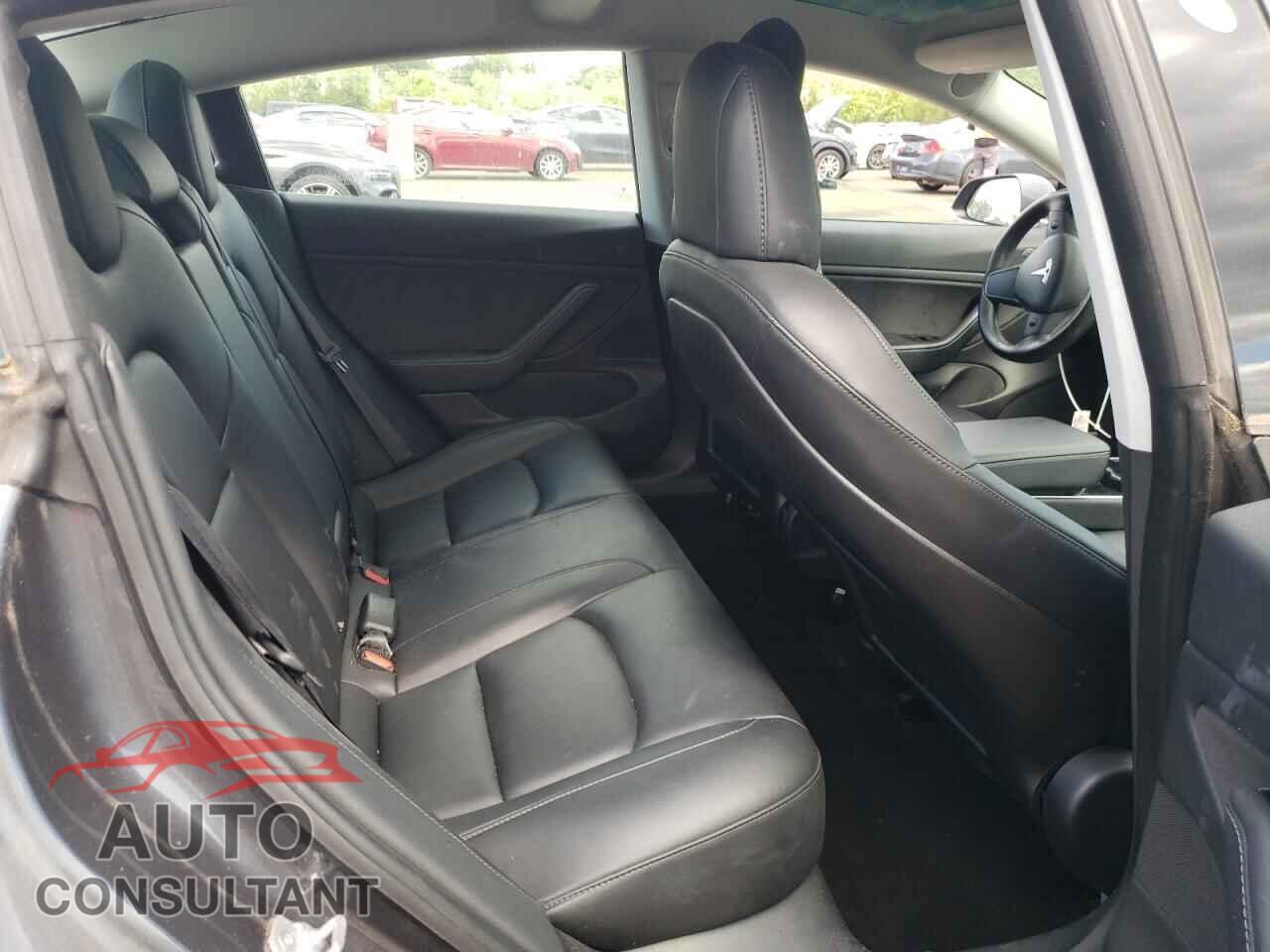 TESLA MODEL 3 2018 - 5YJ3E1EA3JF153562