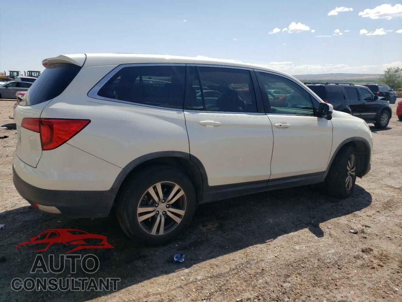 HONDA PILOT 2017 - 5FNYF5H57HB038689