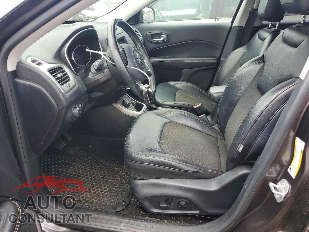 JEEP COMPASS 2018 - 3C4NJDBB2JT399149