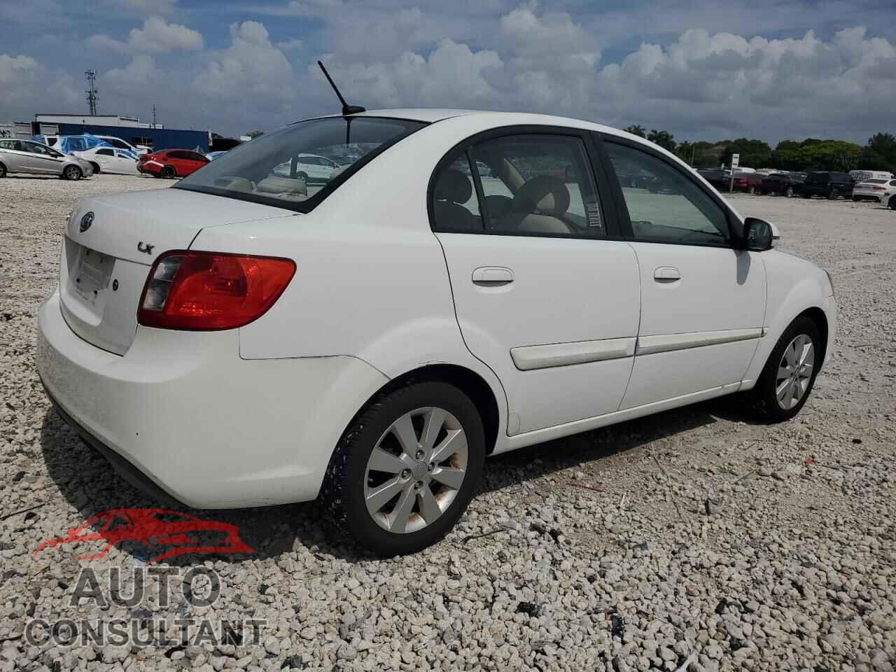 KIA RIO 2011 - KNADH4A31B6915253