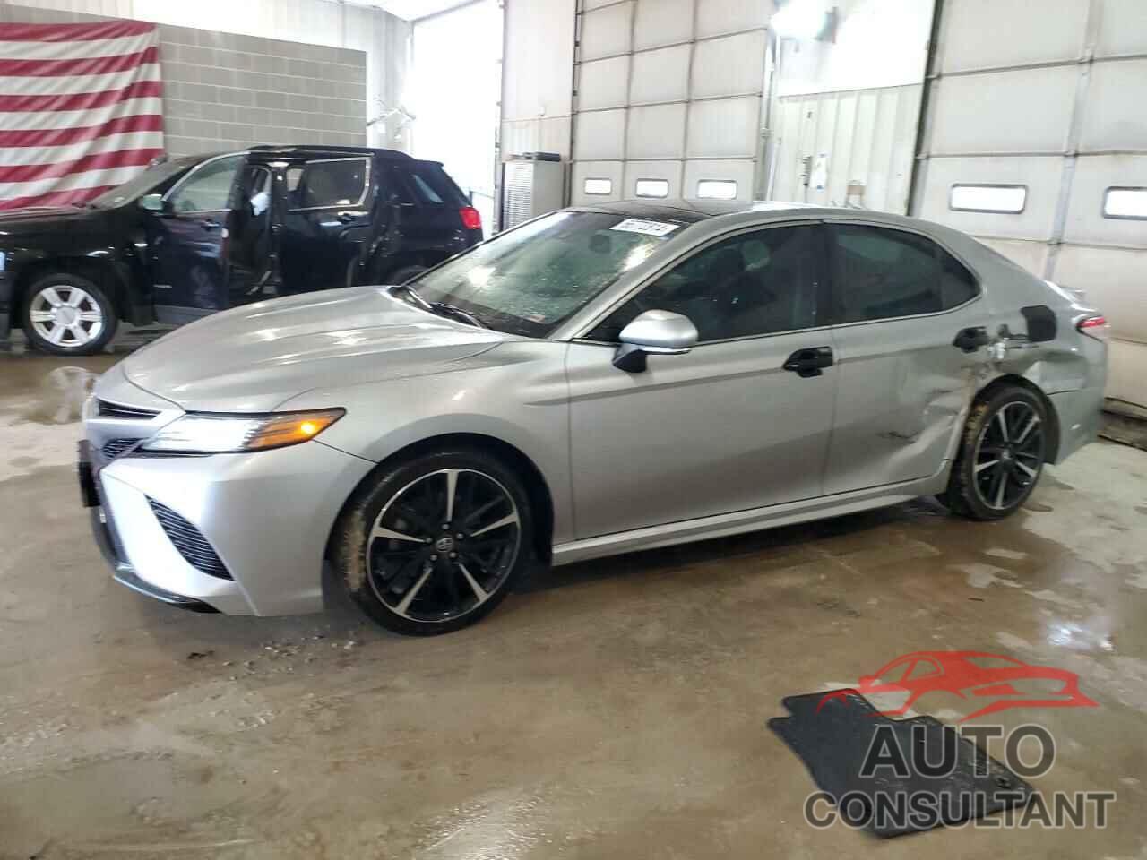 TOYOTA CAMRY 2018 - 4T1B61HK5JU084759