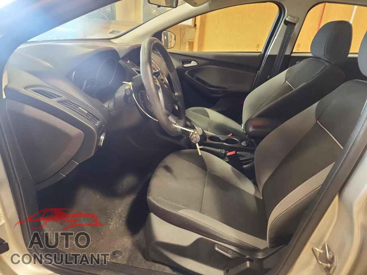 FORD FOCUS 2014 - 1FADP3F25EL232418