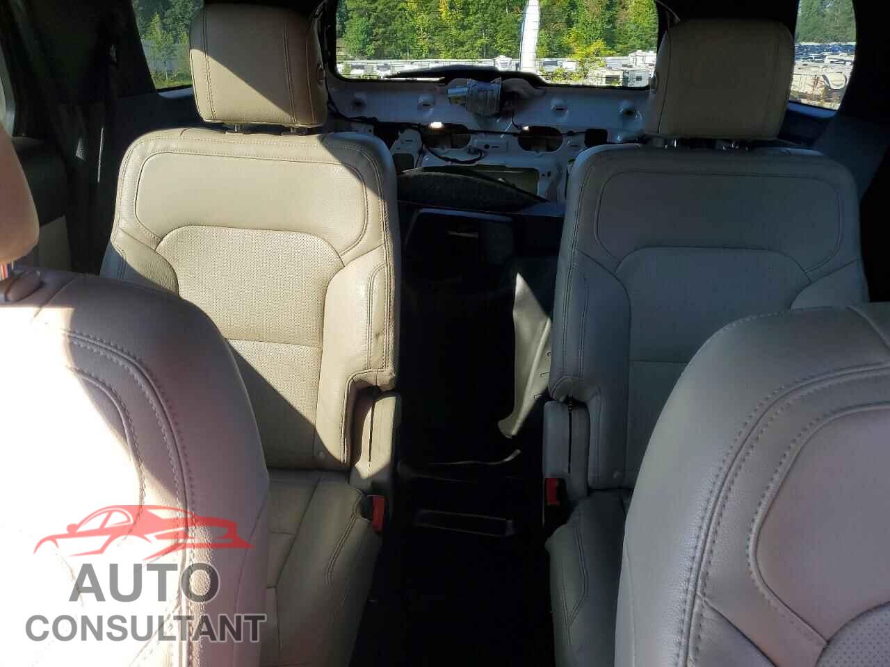 FORD EXPLORER 2018 - 1FM5K7F81JGB51570