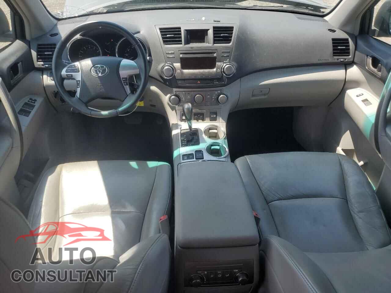 TOYOTA HIGHLANDER 2011 - 5TDBK3EH2BS065872
