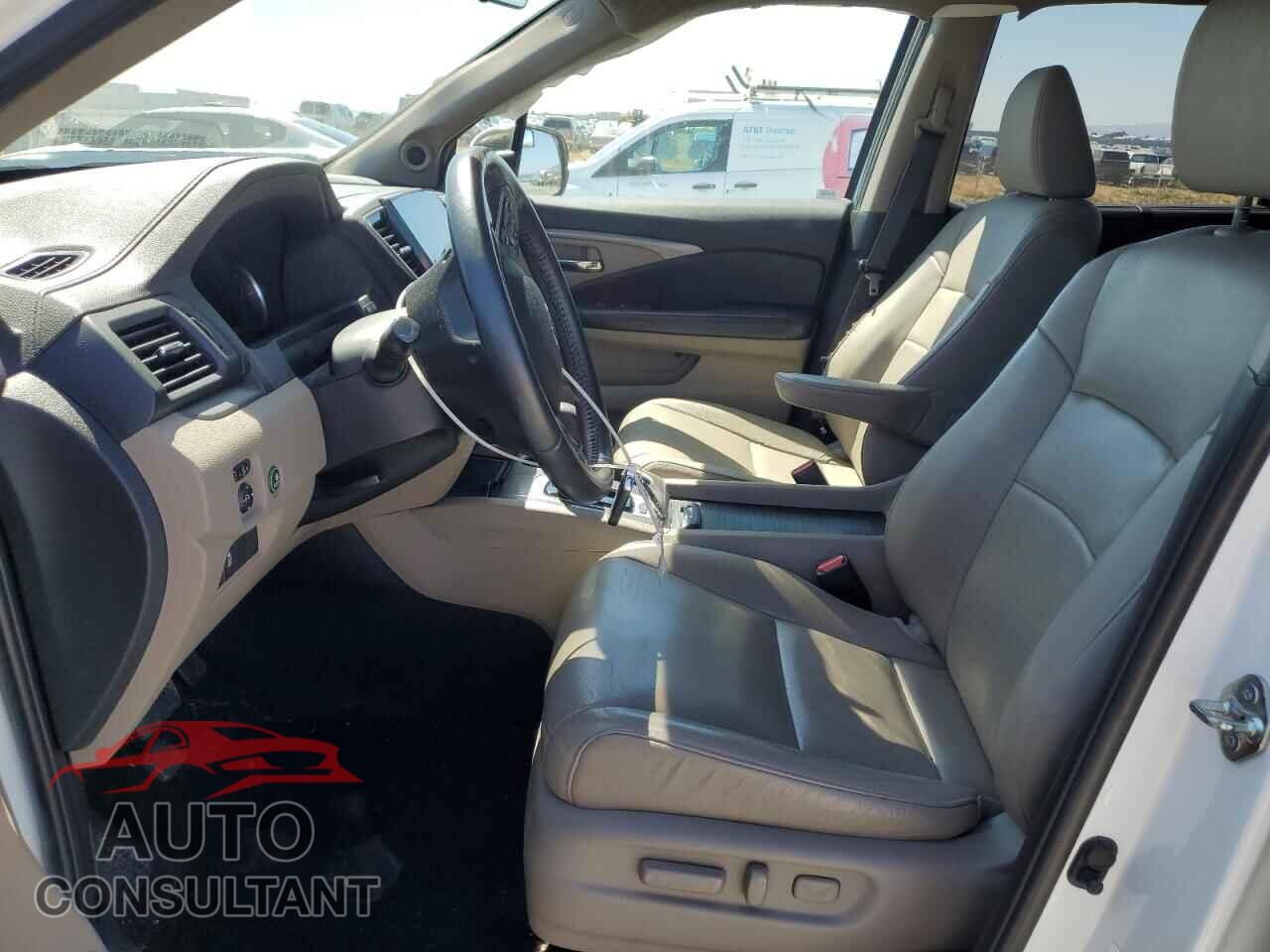 HONDA PILOT 2019 - 5FNYF6H56KB057568