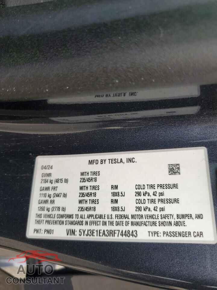 TESLA MODEL 3 2024 - 5YJ3E1EA3RF744843